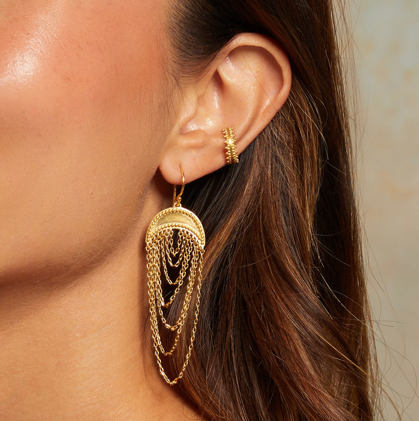 Drape chain moon earrings
